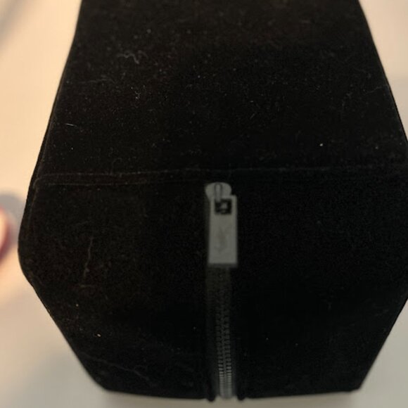 ✨ Rare YSL Velvet Travel Case - Perfect Gift or Private Luxury - Picture 6 of 11